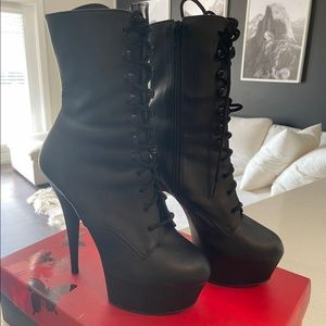 7” Black Faux Leather Pleasers Size 10